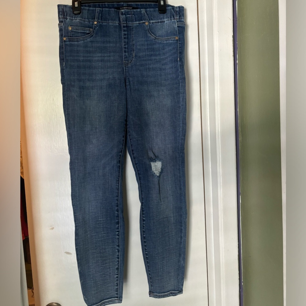 Liverpool brand pull on skinny jeans size 10